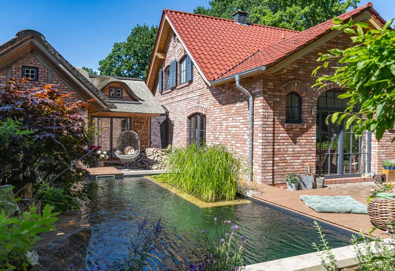 Traumgarten mit Schwimmteich